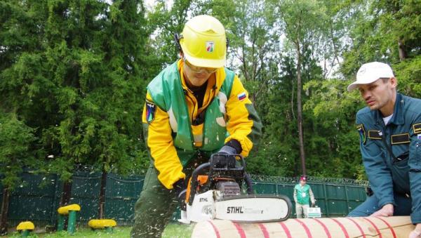 Житель Архангельской области борется за звание лучшего лесного пожарного России
