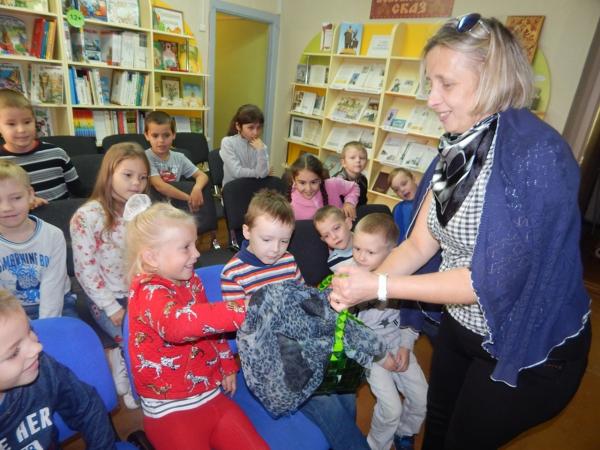 Детская библиотека Архангельска приглашает посетить мероприятия, посвященные осени