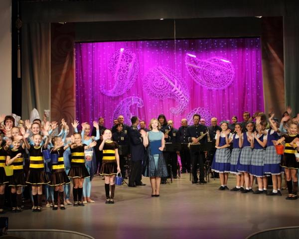 День пожилого человека в культурном центре Архангельска отметили концертом