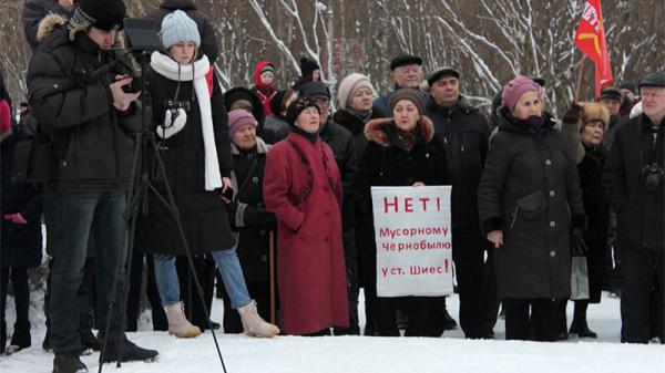 Волну антимусорных митингов в Архангельской области начали коммунисты