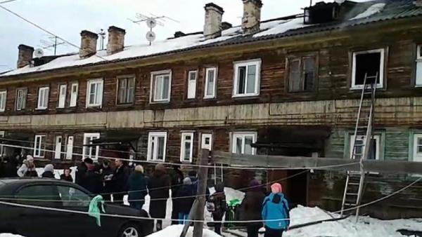 Серия пожаров в деревянных домах Архангельска привела к гибели ребенка