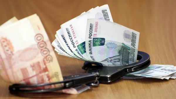 В Котласе главный инженер завода попался на взятке в 100 тысяч рублей
