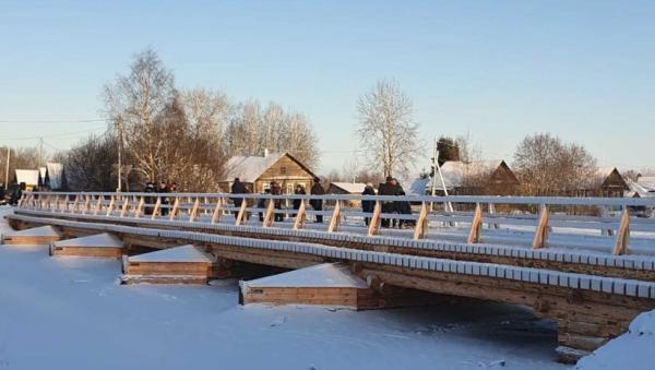 В Архангельской области воссоздали уникальный деревянный мост