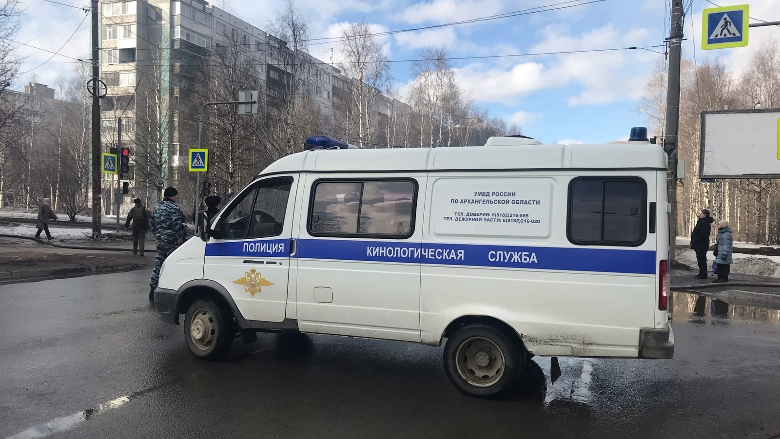 Ньюс архангельск. Обводный канал 63 Архангельск. Архангельск пожар. Центр Архангельска деревяшка Обводный канал.