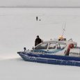Зимняя рыбалка под контролем спасателей