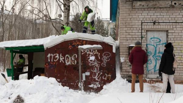 В центре Архангельске начали сносить нелегальные гаражи
