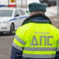 В Архангельске задержали двоих сотрудников ГИБДД по подозрению во взятке