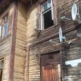 В Архангельске задержали зачинщика пожара в частично расселенной «деревяшке»