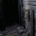 Под завалами сгоревшего дома в Поморье нашли труп разыскиваемого мужчины