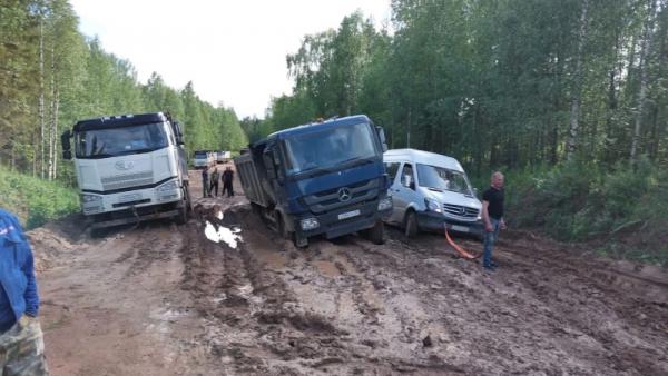 Мезенским дорожникам «прилетело» от прокуратуры за состояние дороги в Пинегу