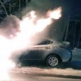 В центре Архангельска минувшей ночью горела припаркованная у дома легковушка