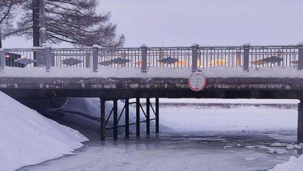 Архангельские коммунальщики ликвидируют «каток» на набережной на этих выходных 