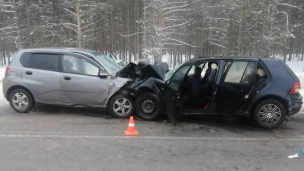 Водитель иномарки погиб при лобовом столкновении в Архангельской области