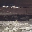 В Архангельске трактор провалился под лед недалеко от переправы