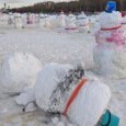 «Рекордных» снеговиков начали убирать с «поплывшей» архангельской набережной