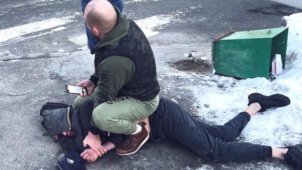 Прохожий-собровец задержал в Архангельске вора-неадеквата, обчистившего магазин