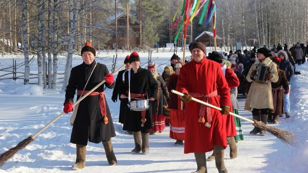 Полуметровый блин и обряды: северян ждут на масленичные выходные в «Малых Корелах»