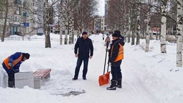 Дмитрий Морев потребовал от главы Соломбалы решить проблему снежных завалов