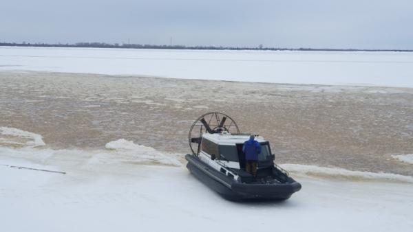 В Архангельске жителей Кегострова продолжат возить на аэролодках 