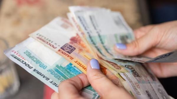 Гонка за кадрами: аналитики подсчитали рост зарплат в Архангельской области