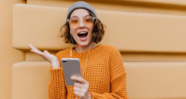 : freepik.com/author/lookstudio