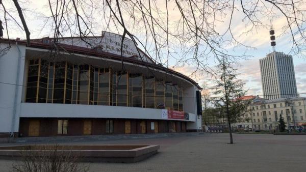 Архангельск. Театр драмы им. М. В. Ломоносова (2011 год). Стоковое фото № 265648