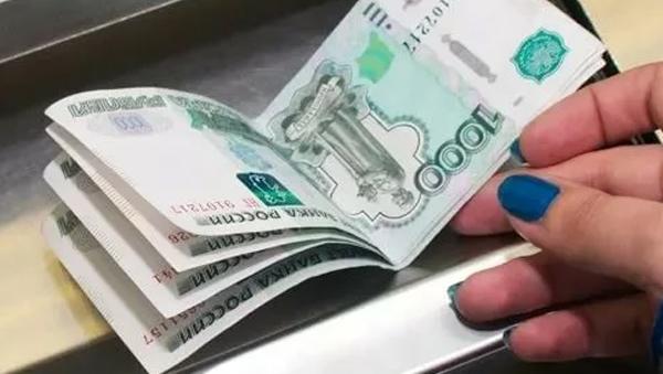 Половина оклада. Кредиты больше половины зарплаты