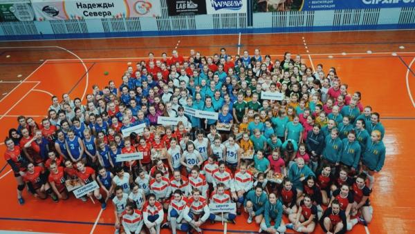 В Архангельске выявили сильнейших волейболистов в рамках турнира «Надежды Севера»