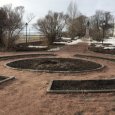 Весна оголила все недочеты в благоустройстве Петровского сквера в Архангельске