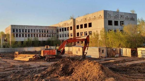 В Архангельске снесут недостроенную школу на улице Первомайская