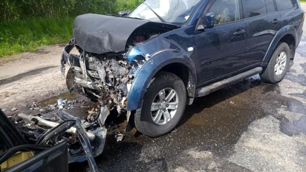 В Архангельске шофер отечественной легковушки погиб в столкновении с внедорожником
