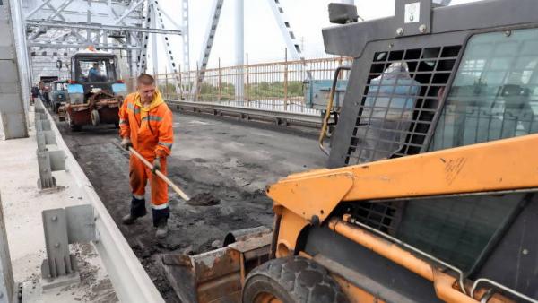 Сдать на сутки раньше: мэрия торопит подрядчика с ремонтом жд-моста в Архангельске