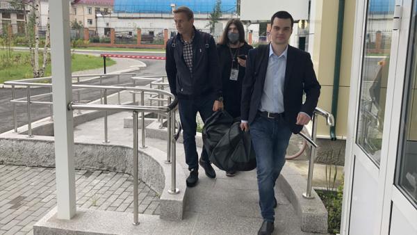 Навальный приехал в Архангельск поддержать в суде активиста-антикоррупционера