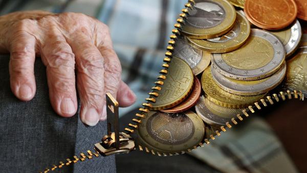Архангельские пенсионеры продолжают попадаться на удочку банковских мошенников