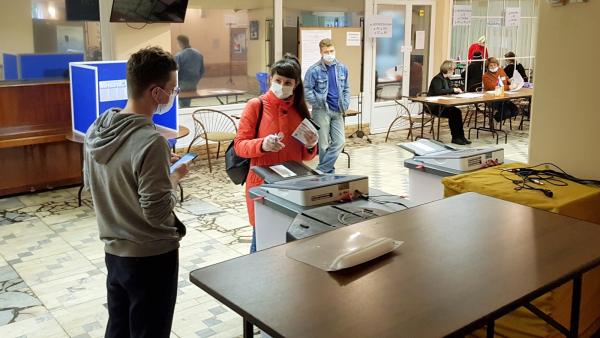 Мирный и Новая Земля традиционно в лидерах явки на выборах в Архангельской области