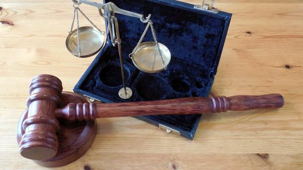Новодвинский адвокат получил 6 лет «условки» за мошенничество
