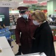 Все были в масках: руководитель Роспотребнадзора посетила магазины Архангельска