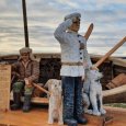 Фотофакт: на Красной Пристани появилась скульптура «Полярник Седов и собаки»
