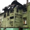 Следы поджогов домов в центре Архангельска привели правоохранителей в мэрию города