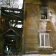 Причиной пожара в «деревяшке» в переулке Водников в Архангельске стал поджог