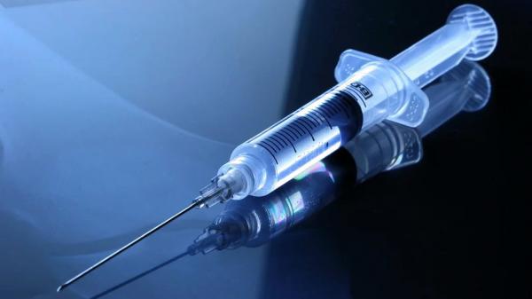 Задержки поставок «Спутника V» стали причиной очередей на прививку в Архангельске