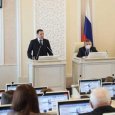 Сессия депутатов облсобрания в Архангельске началась с доклада губернатора