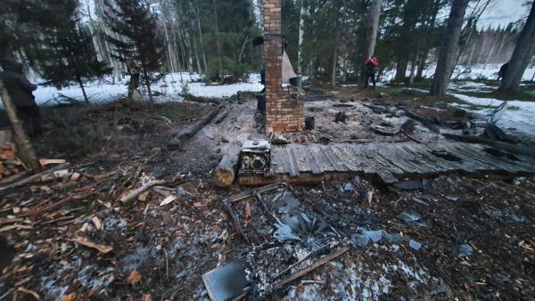 Пожар с гибелью жителя Поморья в рыбацкой избе оказался следствием пьяных разборок