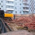 В Архангельске завершилась эпопея по сносу ветхой башни во дворе жилого дома