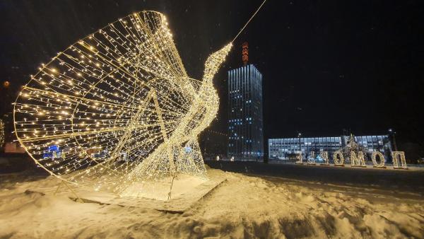 Архангельск завершают украшать к Новому году: где можно сделать самые красивые фото - Общество - Новости Архангельска