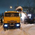 Архангельск продолжает засыпать снегом: со стихией борются 75 единиц техники 