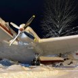 Фотофакт: в Талагах памятник-самолет Ил-14 «пошел на взлет» под тяжестью снега