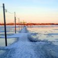 В Архангельске закрылись две пешеходные ледовые переправы