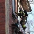 Деревянный центр Архангельска вновь оказался в огне: спасены пять человек