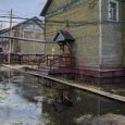 К середине мая вода начала покидать подтопленный поселок Гидролизного завода